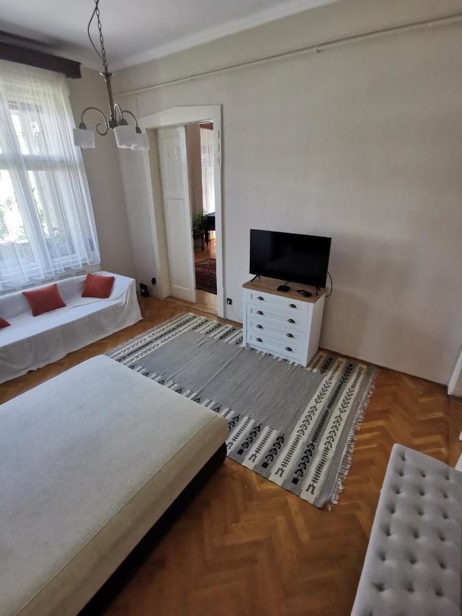 Antikvilla Apartman Szeged Buitenkant foto